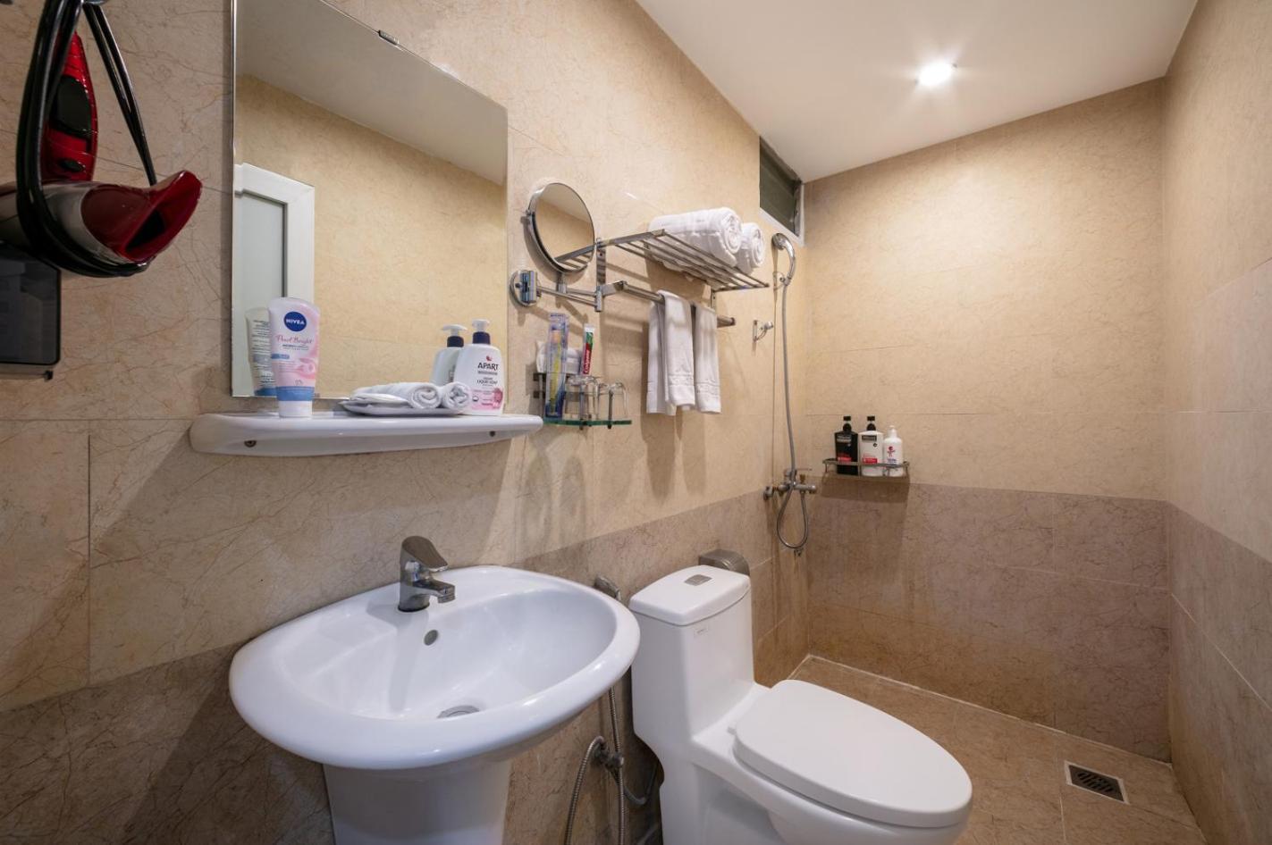 A25 Hotel - 109 Truc Bach Hanoi Bagian luar foto